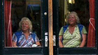 Martine Fokkens en Louise Fokkens in Ouwehoeren