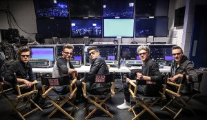 Niall Horan (Zichzelf), Zayn Malik (Zichzelf), Liam Payne (Zichzelf), Harry Styles (Zichzelf) en Louis Tomlinson (Zichzelf) in One Direction: This Is Us Niall Horan (Zichzelf), Zayn Malik (Zichzelf), Liam Payne (Zichzelf), Harry Styles (Zichzelf) en Louis Tomlinson (Zichzelf) in One Direction: This Is Us