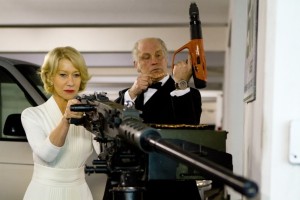 John Malkovich (Marvin Boggs) en Helen Mirren (Victoria) in RED