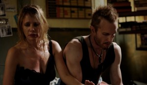 Rosanna Arquette (Marilyn) en Michael Biehn (Mickey) in The Divide