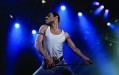 Rami Malek in de rol van Freddie Mercury. Rami Malek in de rol van Freddie Mercury.