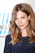 Sylvia Hoeks tijdens galapremière 'Midnight in Paris', bij de opening van Film by the Sea. Sylvia Hoeks tijdens galapremière 'Midnight in Paris', bij de opening van Film by the Sea.