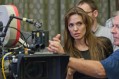 Angelina Jolie aan het werk op de set (c) Ken Regan 2011/E1 Entertainment Angelina Jolie aan het werk op de set (c) Ken Regan 2011/E1 Entertainment