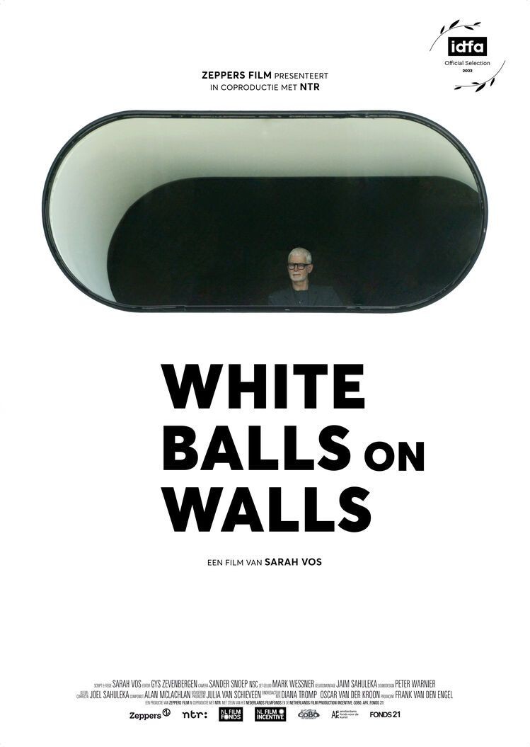 De poster van White Balls on Walls