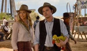 Charlize Theron (Anna) en Seth MacFarlane (Albert) Charlize Theron (Anna) en Seth MacFarlane (Albert)