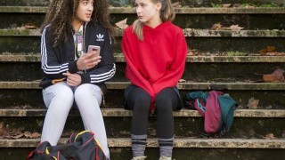 Noa Farinum en Aiko Beemsterboer in Vechtmeisje