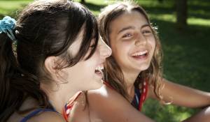 Bellas mariposas: Maya Mulas (Luna) en Sara Podda (Cate) Bellas mariposas: Maya Mulas (Luna) en Sara Podda (Cate)