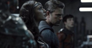 Gal Gadot, Ben Affleck en Ezra Miller in Zack Snyder's Justice League