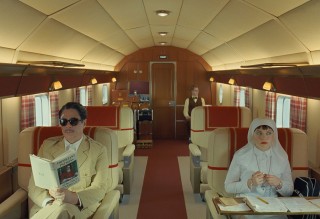 Benicio Del Toro, Michael Cera en Mia Threapleton in The Phoenician Scheme