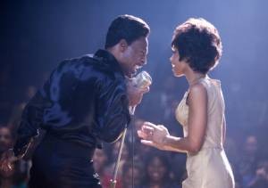 Eddi Murphu en Beyonc� Knowles op het podium in Dreamgirls