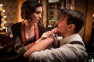 Rooney Mara en Bradley Cooper in Nightmare Alley