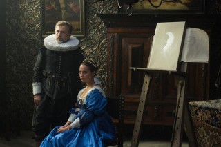 Christoph Waltz en Alicia Vikander in Tulip Fever