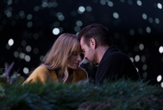 Margot Robbie en Colin Farrell in A Big Bold Beautiful Journey