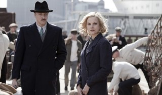 Daan Schuurmans en Sylvia Hoeks in De Bende van Oss