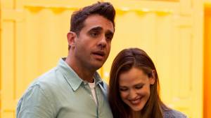Danny Collins: Bobby Cannavale (Tom Donnelly) en Jennifer Garner (Samantha Leigh Donnelly) Danny Collins: Bobby Cannavale (Tom Donnelly) en Jennifer Garner (Samantha Leigh Donnelly)