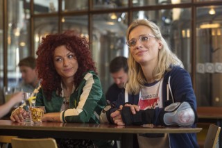 Eva van de Wijdeven en Jennifer Hoffman in Hartenstrijd