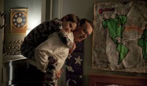 Extremely Loud and Incredibly Close: Thomas Horn (Oskar Schell) en Tom Hanks (Thomas Schell Jr.) Extremely Loud and Incredibly Close: Thomas Horn (Oskar Schell) en Tom Hanks (Thomas Schell Jr.)