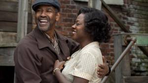 Fences: Denzel Washington (Troy) en Viola Davis (Rose) Fences: Denzel Washington (Troy) en Viola Davis (Rose)