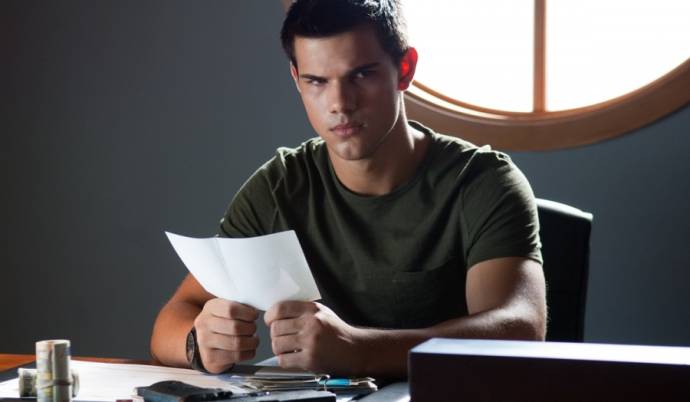 Taylor Lautner (Nathan) in Abduction