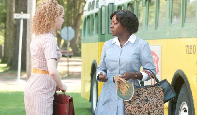 Emma Stone (Eugenia 'Skeeter' Phelan) en Viola Davis (Aibileen Clark)