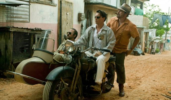 Giovanni Ribisi (Moburg), Johnny Depp (Kemp) en Michael Rispoli (Sala) in The Rum Diary