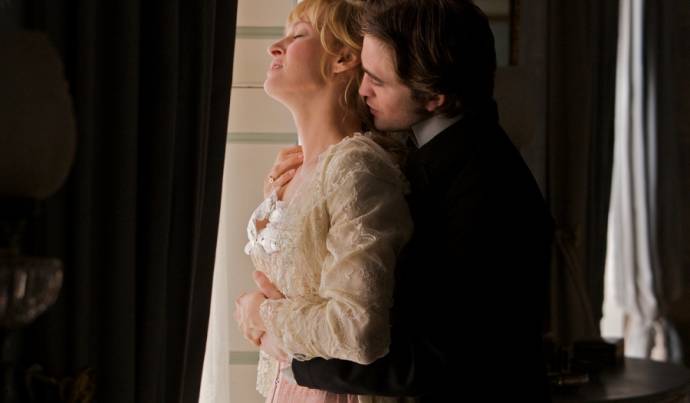 Uma Thurman en Robert Pattinson (Georges Duroy) in Bel Ami