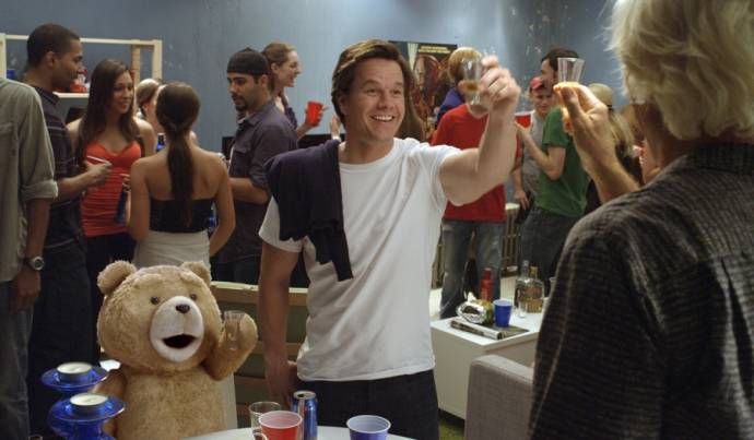 Mark Wahlberg (John)