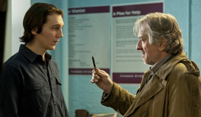 Paul Dano (Nick Flynn) en Robert De Niro (Jonathan) in Being Flynn