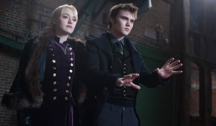 Dakota Fanning (Jane) en Cameron Bright (Alec)