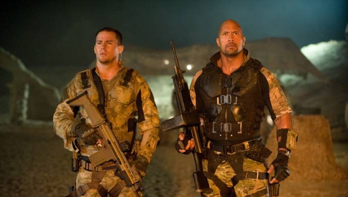 Channing Tatum (Captain Duke Hauser) en Dwayne Johnson (Roadblock) in G.I. Joe: Retaliation