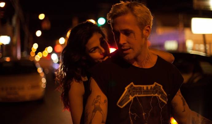 Eva Mendes (Romina) en Ryan Gosling (Luke)