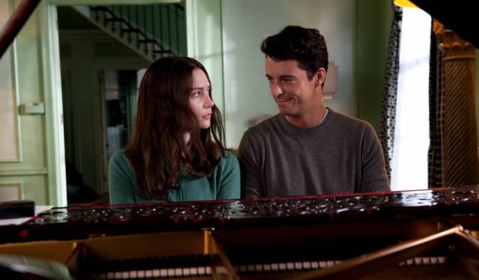 Mia Wasikowska (India Stoker) en Matthew Goode (Uncle Charlie Stoker)