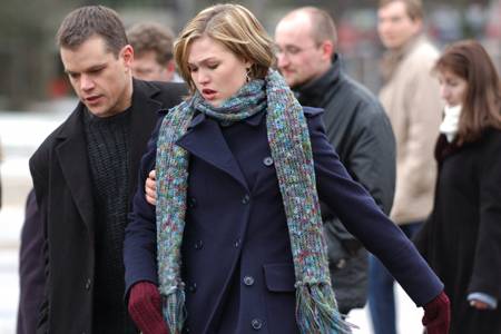 Matt Damon (Jason Bourne) en Julia Stiles (Nicky) in The Bourne Supremacy