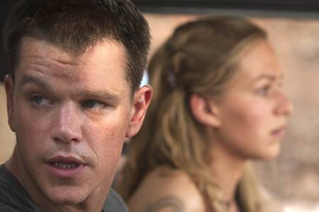 Matt Damon (Jason Bourne) en Franka Potente (Marie) in The Bourne Supremacy