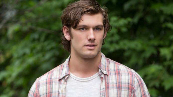 Alex Pettyfer (David Axelrod)