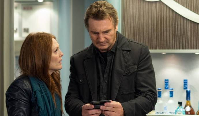 Julianne Moore (Jen Summers) en Liam Neeson (Bill Marks)