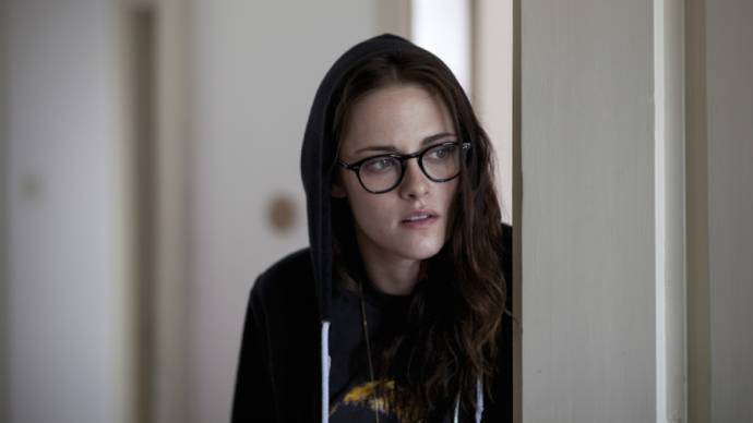 Kristen Stewart (Valentine) in Clouds of Sils Maria