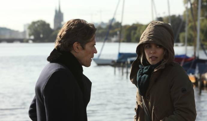 Willem Dafoe (Tommy Brue) en Rachel McAdams (Annabel Richter) in A Most Wanted Man