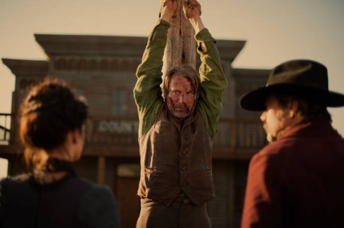 Eva Green (Madelaine), Mads Mikkelsen (Jon) en Jeffrey Dean Morgan (Delarue)