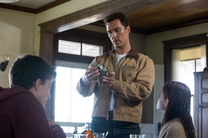 Matthew McConaughey (Cooper) en Anne Hathaway