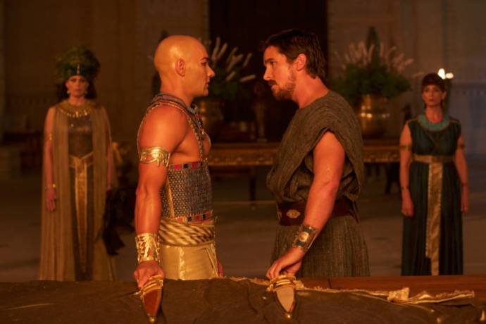 Joel Edgerton (Rhamses) en Christian Bale (Moses) in Exodus: Gods and Kings