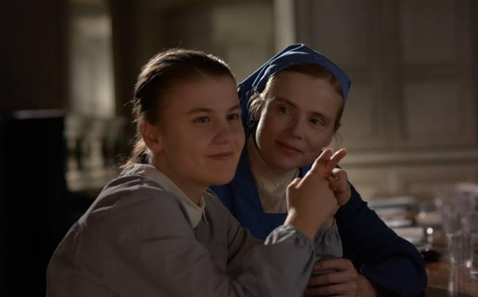 Ariana Rivoire (Marie) en Isabelle Carré (Sister Marguerite) in Marie Heurtin