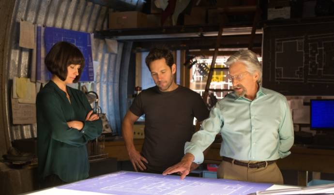 Evangeline Lilly (Hope Van Dyne), Paul Rudd (Scott Lang / Ant-Man) en Michael Douglas (Hank Pym)