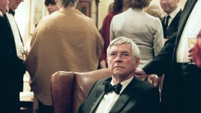 Tom Courtenay (Geoff Mercer)