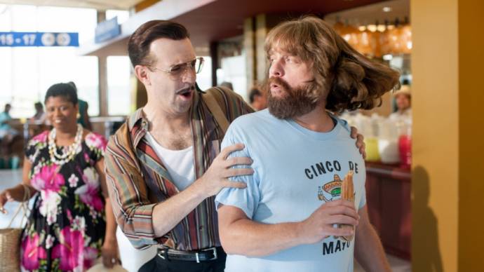 Jason Sudeikis (Mike McKinney) en Zach Galifianakis (David) in Masterminds