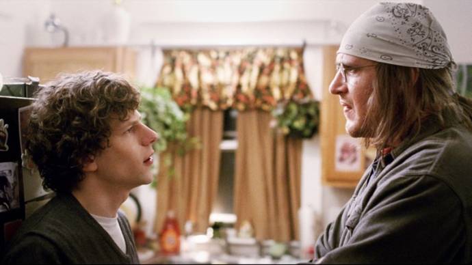 Jesse Eisenberg (David Lipsky) en Jason Segel (David Foster Wallace)