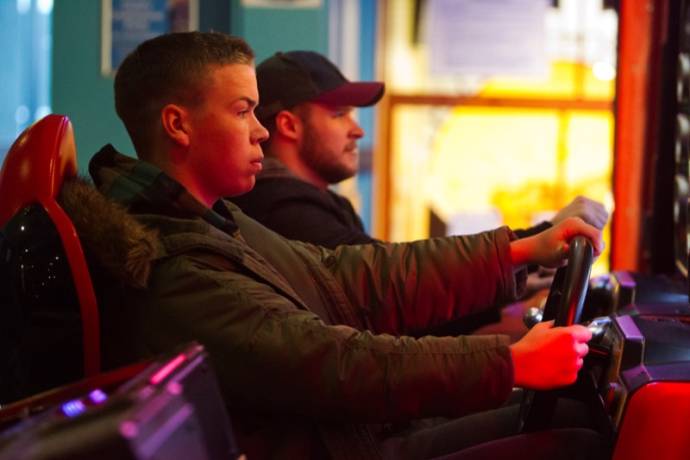 Will Poulter (Shane) en Jack Reynor (John) in Glassland