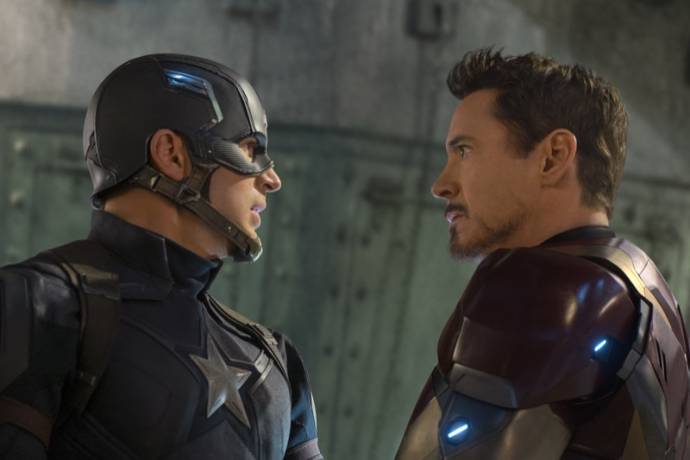 Chris Evans (Steve Rogers / Captain America) en Robert Downey Jr. (Tony Stark / Iron Man) in Captain America + Avengers Marathon