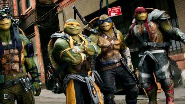 Jeremy Howard (Donatello), Noel Fisher (Michelangelo), Pete Ploszek (Leonardo) en Alan Ritchson (Raphael)