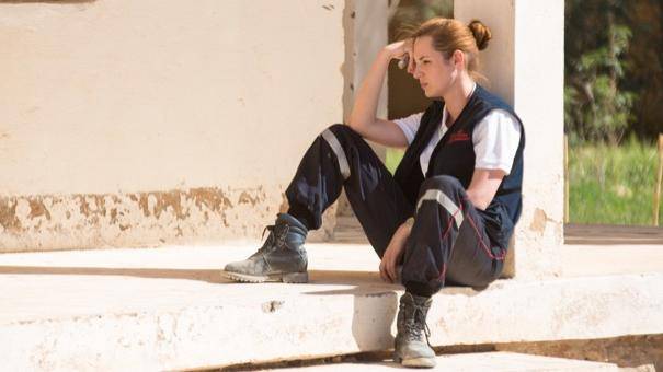 Louise Bourgoin (Laura Turine) in Les chevaliers blancs